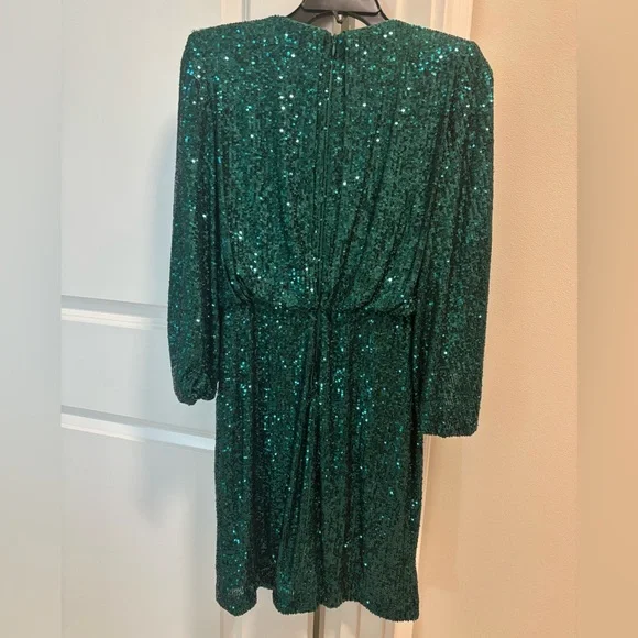 NWT Vince Camuto Emerald Green Sequins Long Sleeve Dress Size 2 - Picture 2 of 4